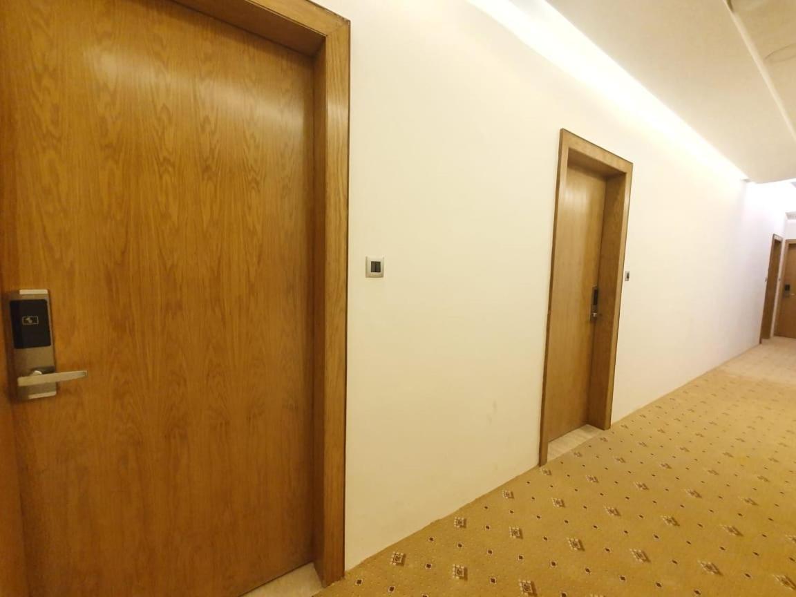 The Moziac Hotel Gwalior Buitenkant foto