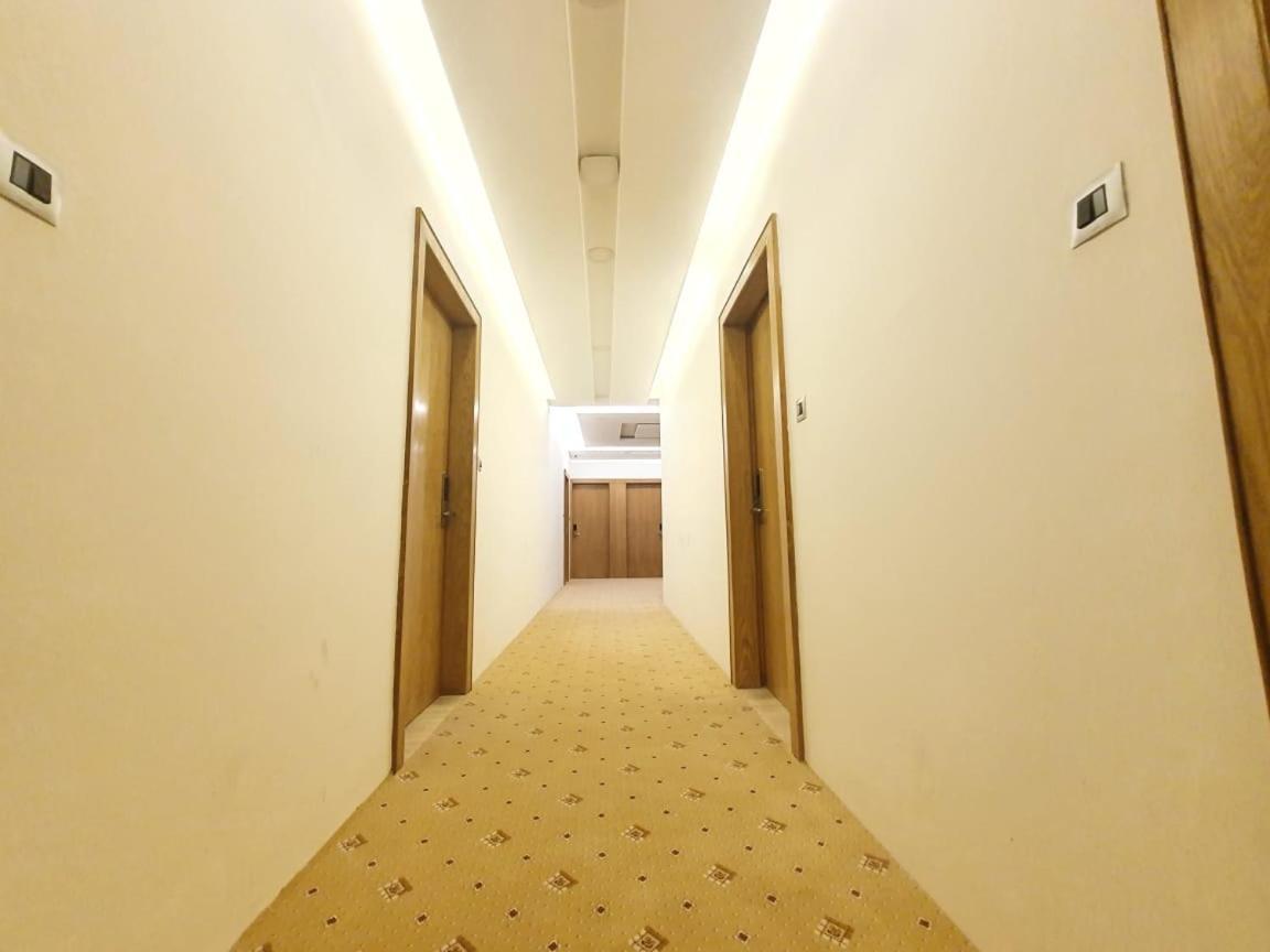 The Moziac Hotel Gwalior Buitenkant foto